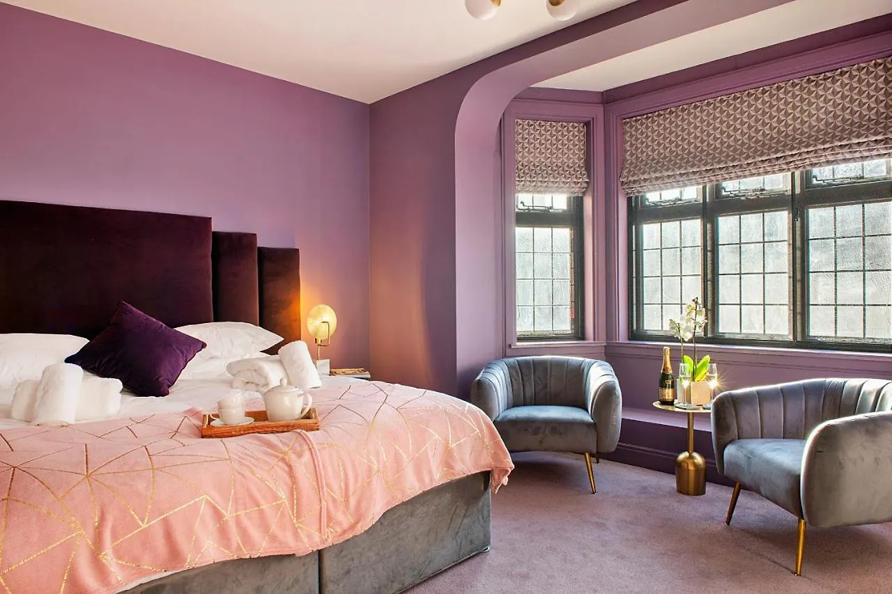 Finest Retreats - Castle House Nottingham - Luxurious Hot Tub Stay Holiday home