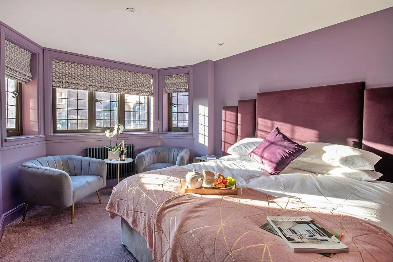 Finest Retreats - Castle House Nottingham - Luxurious Hot Tub Stay Holiday home